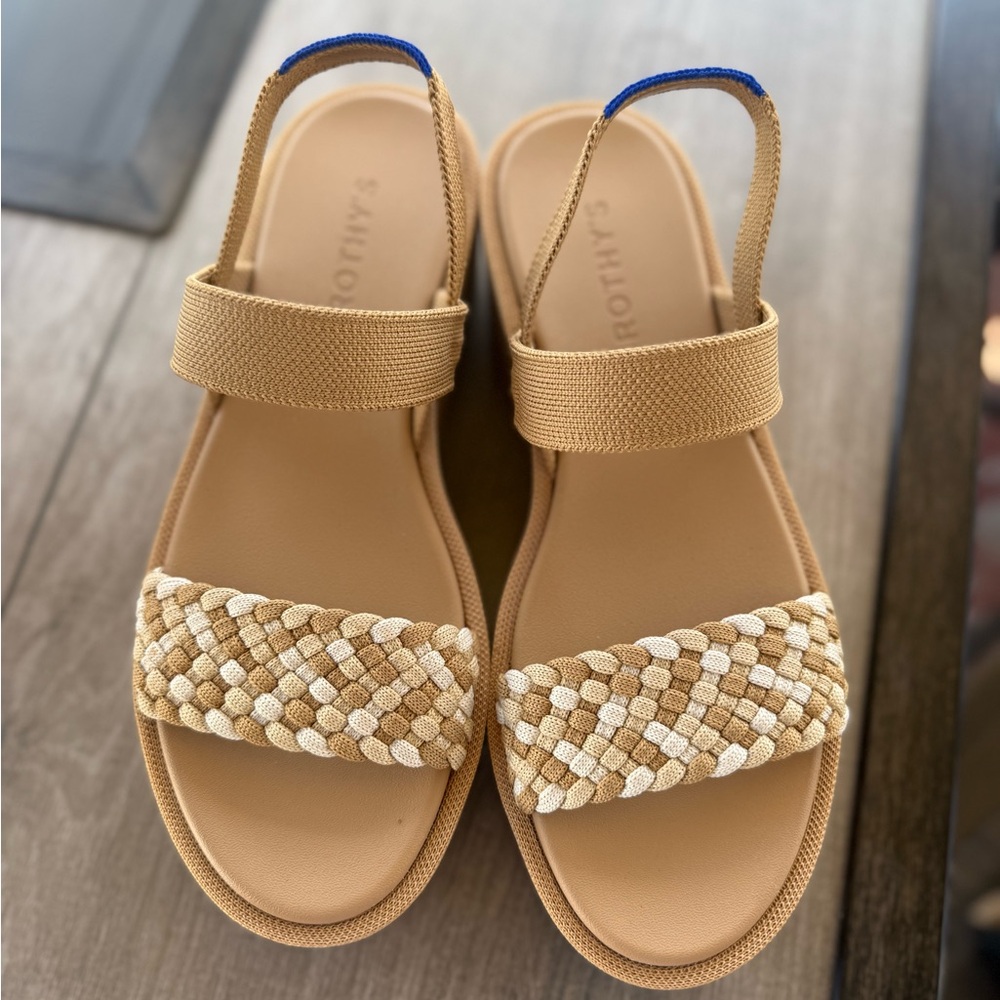 Rothy’s Lightweight Wedge Sandal in Beachsand - Picture 2 of 5